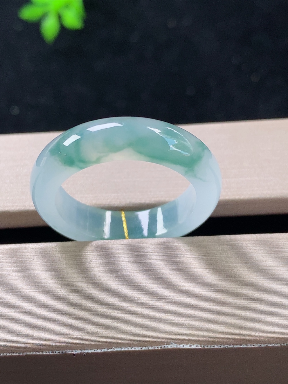 冰飘花戒指，无裂，内径尺寸18.8-5.7-3.6mm,20号手寸，820lssk