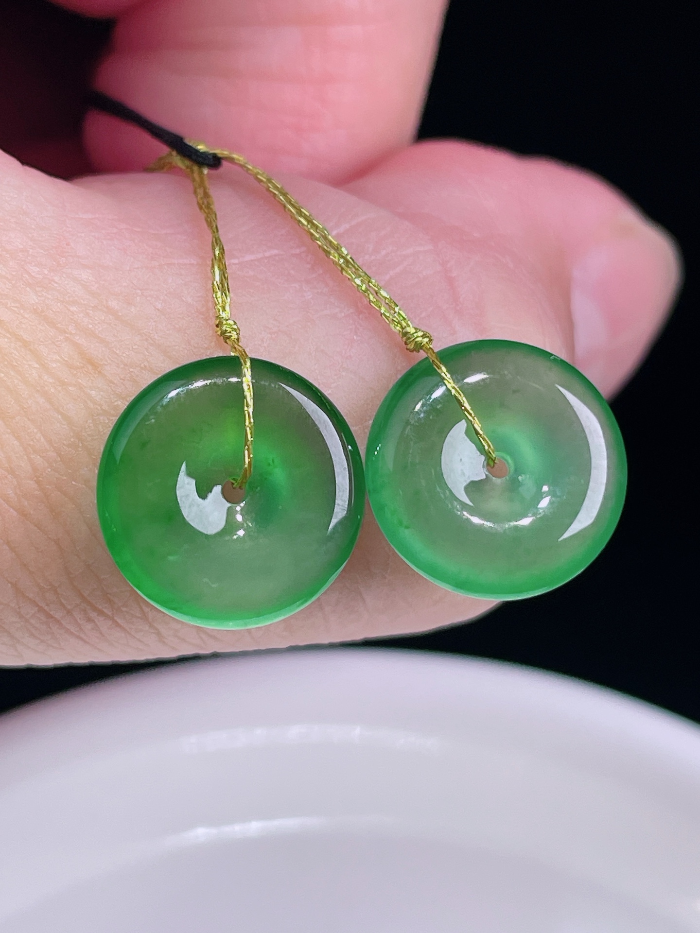 冰绿耳坠，老种起光，细底通透，尺寸：12.7/3.2mm0821