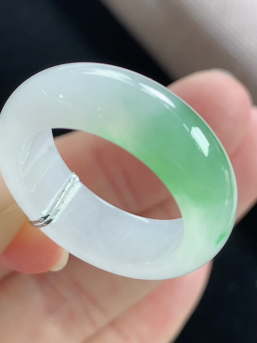 冰飘绿戒指，无裂，内径尺寸18.5-7.6-4.2mm，18号手寸，D21tdy