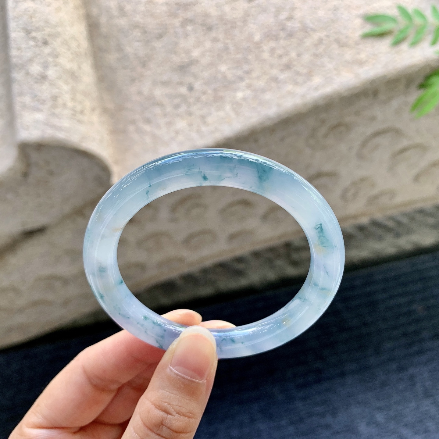 圆条50 51,圈口51.2/8.2/8.4,编码G9082221,描述冰糯紫罗兰飘花，水润，种老，细腻，无裂