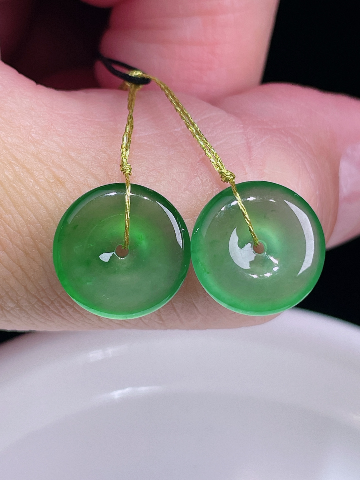 冰绿耳坠，老种起光，细底通透，尺寸：12.7/3.2mm0821