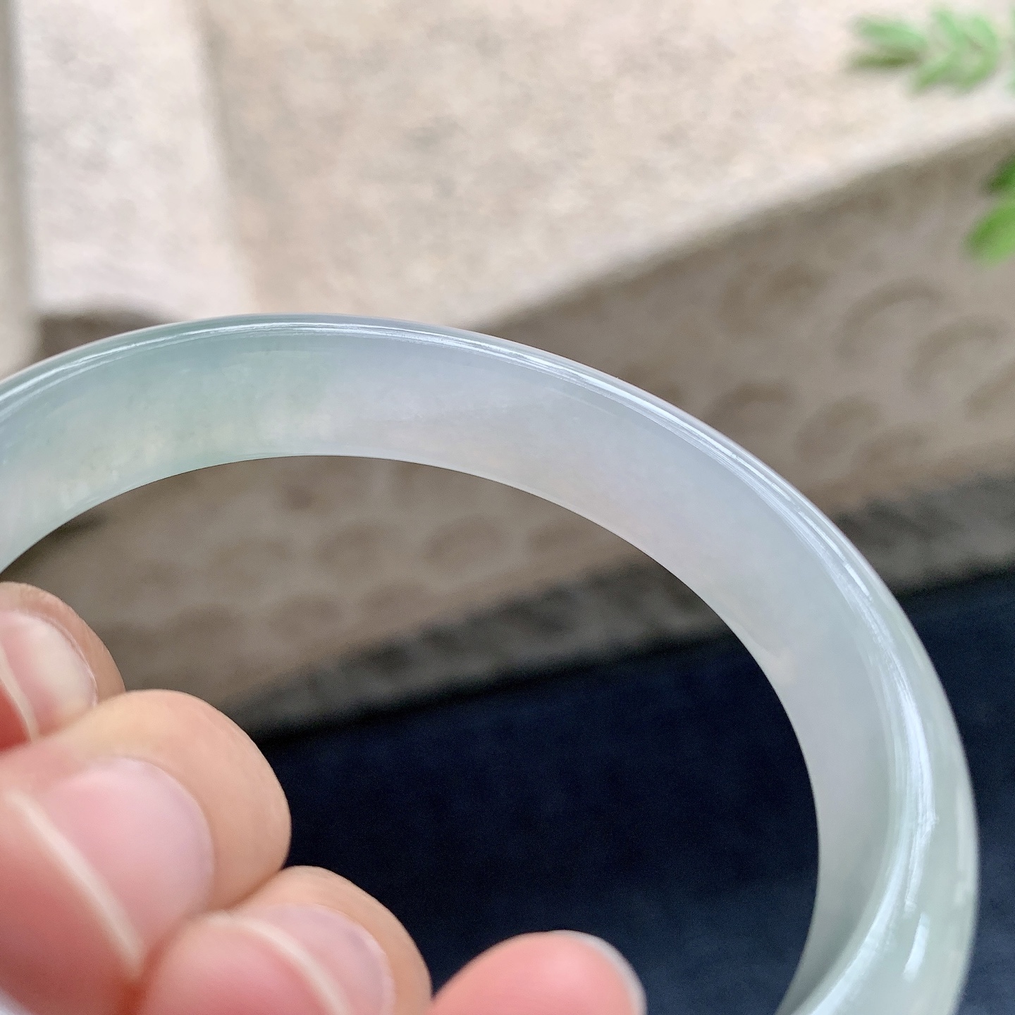 糯冰淡春彩，水润，种老，细腻，打灯有棉线