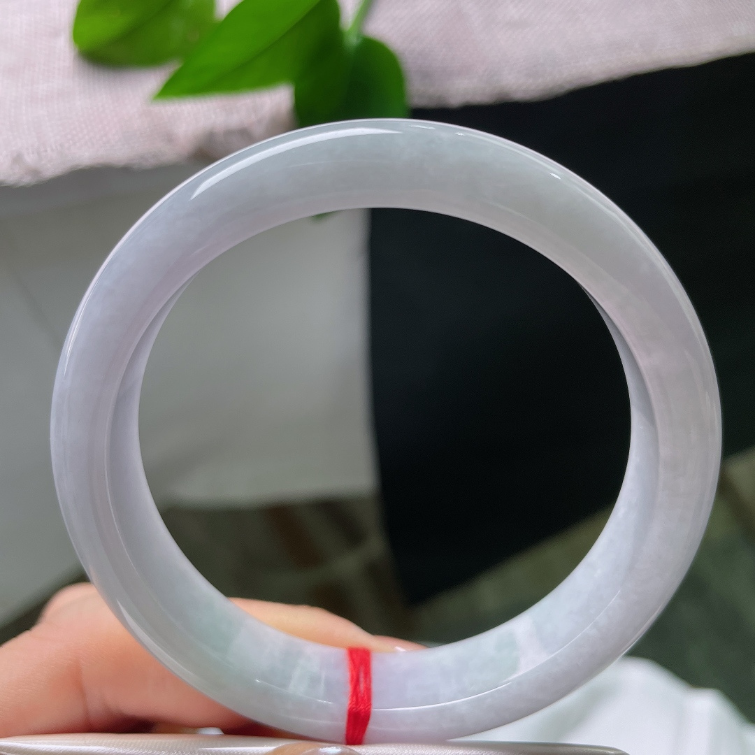 58/12.4/7.7，紫底正圈，玉质细腻柔和，通透感恰到好处，没有浓重艳色。皮纹，ss57593a