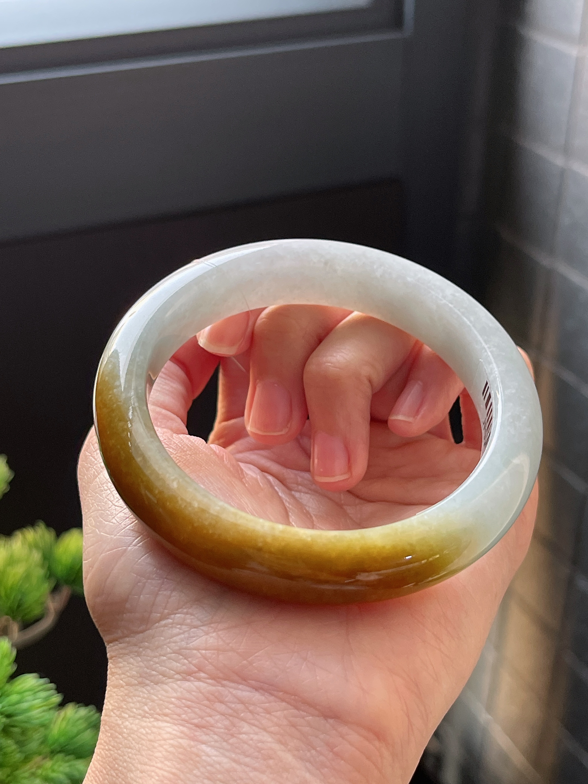正圈60圈口，翡翠糯化种浅黄色手镯