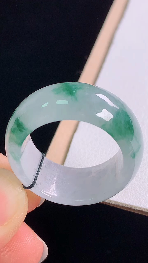 冰飘花指环，无裂，尺寸:圈口27/21.5-11.8-4.2mm，18