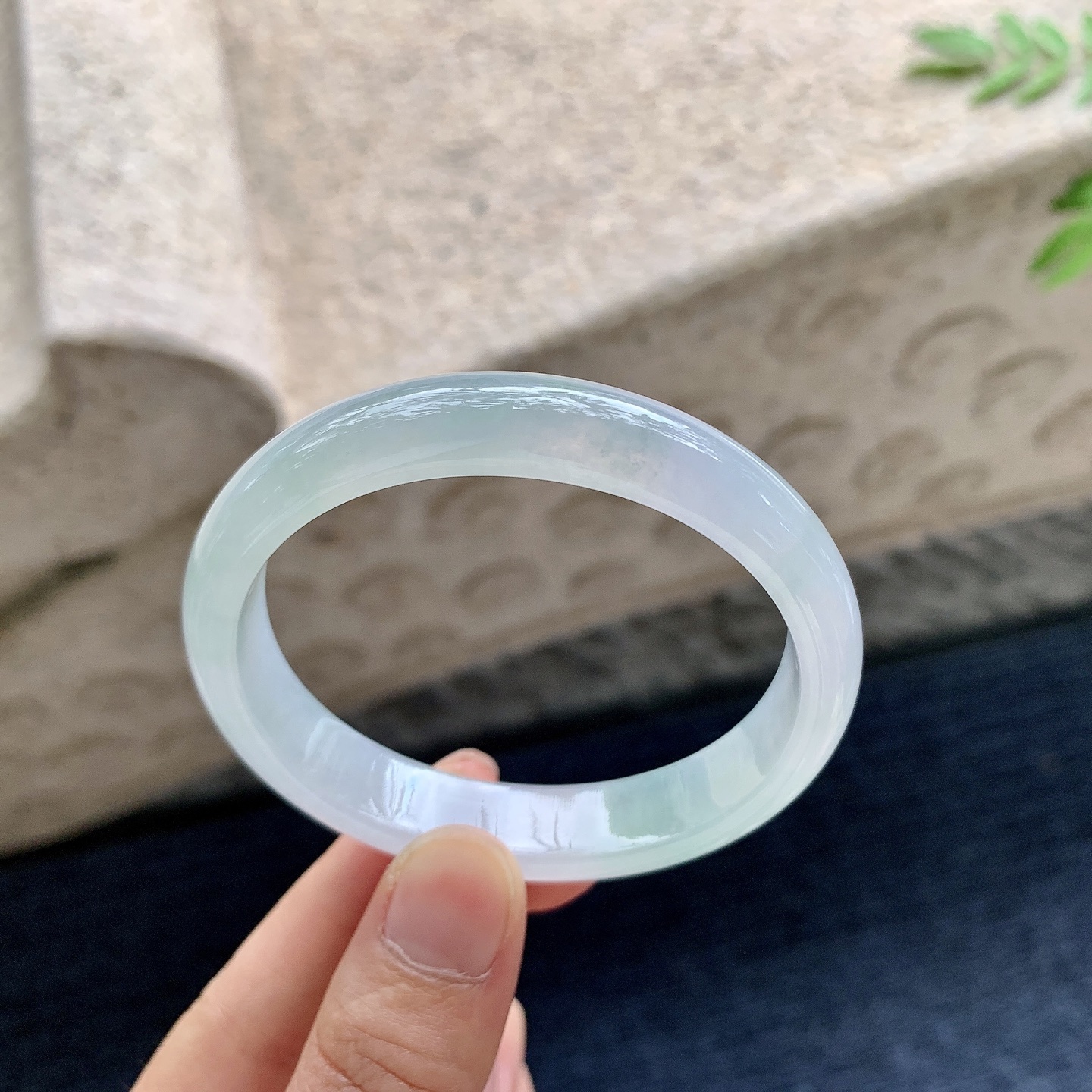 糯冰淡春彩，水润，种老，细腻，打灯有棉线