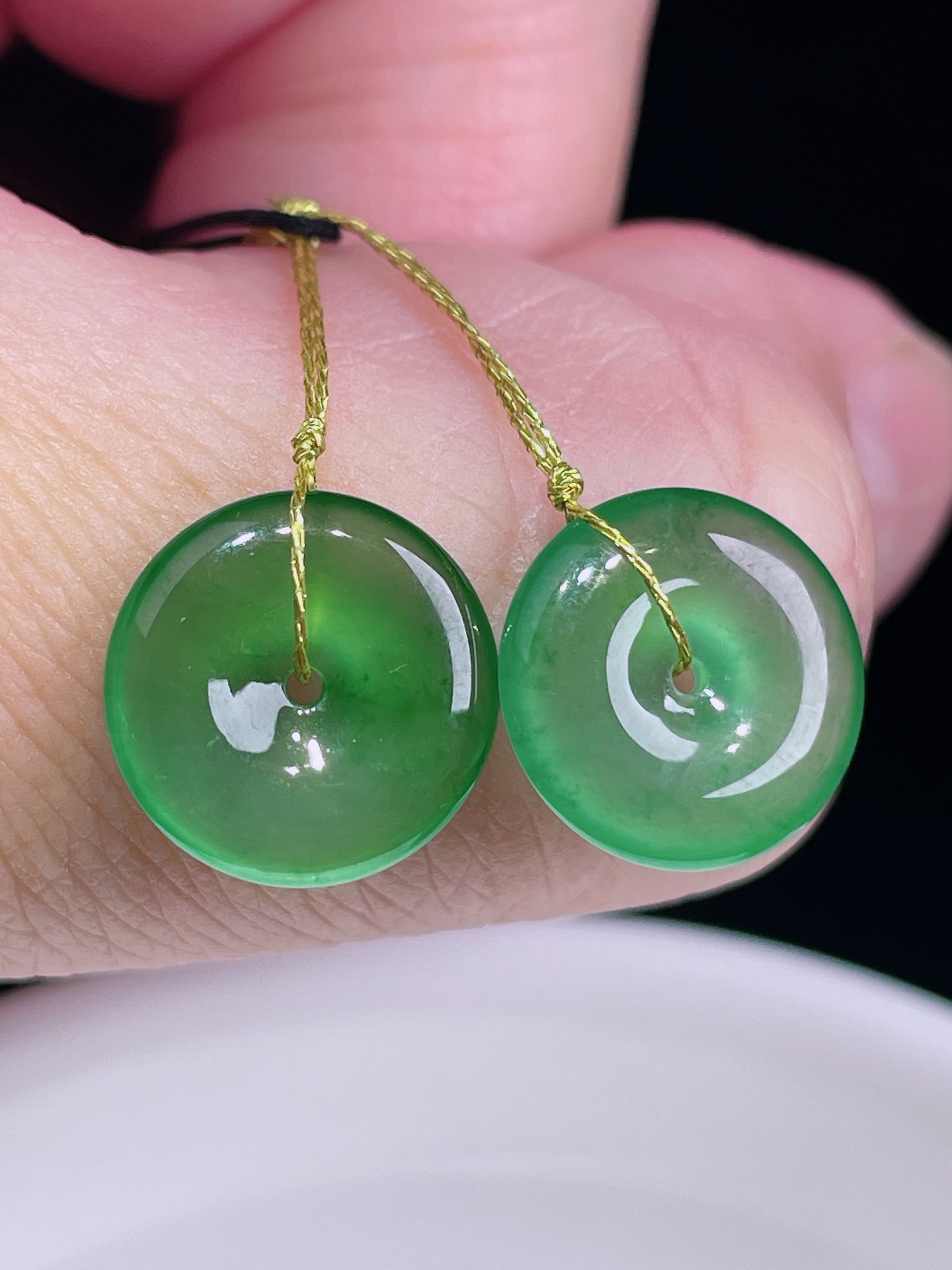 冰绿耳坠，老种起光，细底通透，尺寸：12.7/3.2mm0821
