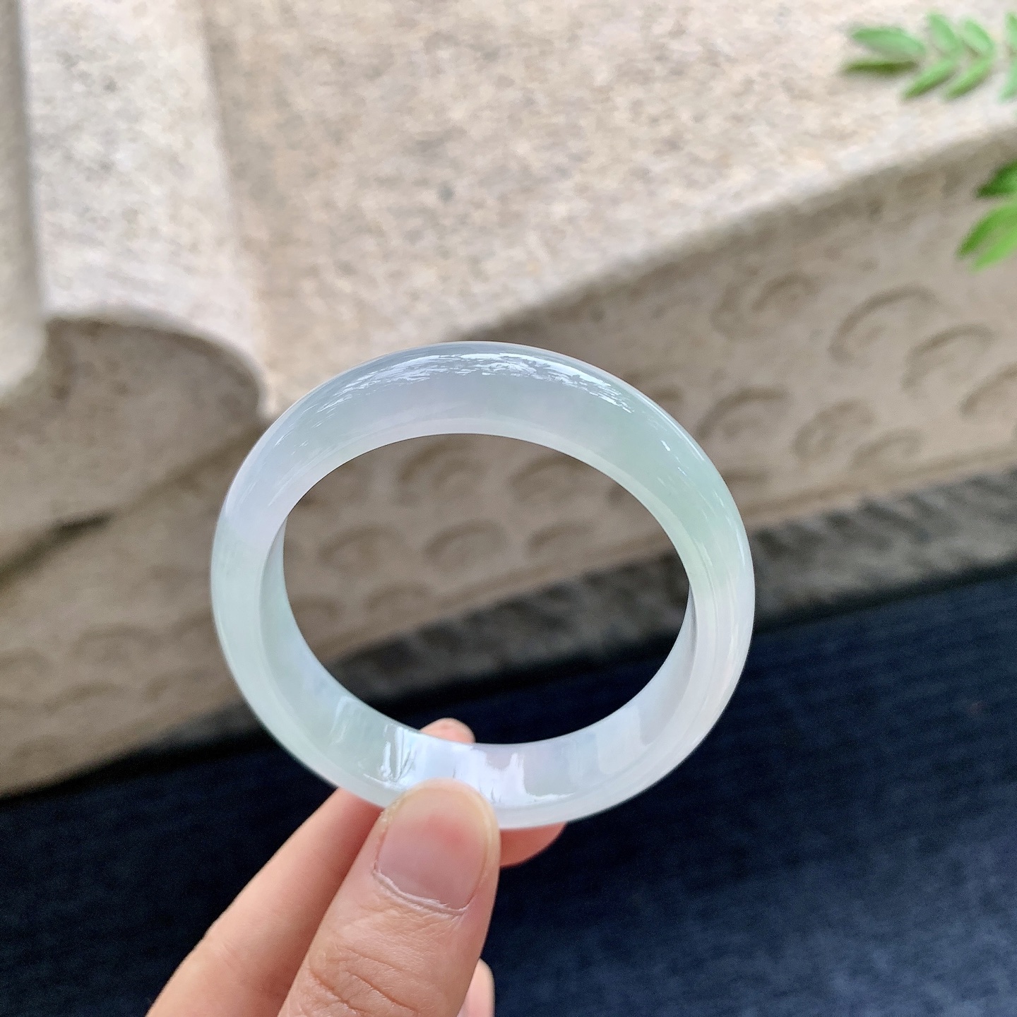 糯冰淡春彩，水润，种老，细腻，打灯有棉线