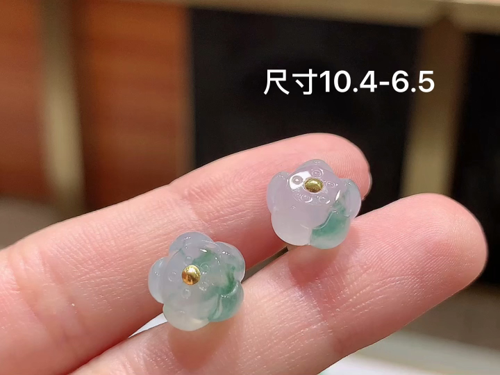 ️18K 冰飘花花朵耳钉,无裂,尺寸，10.4-6.5