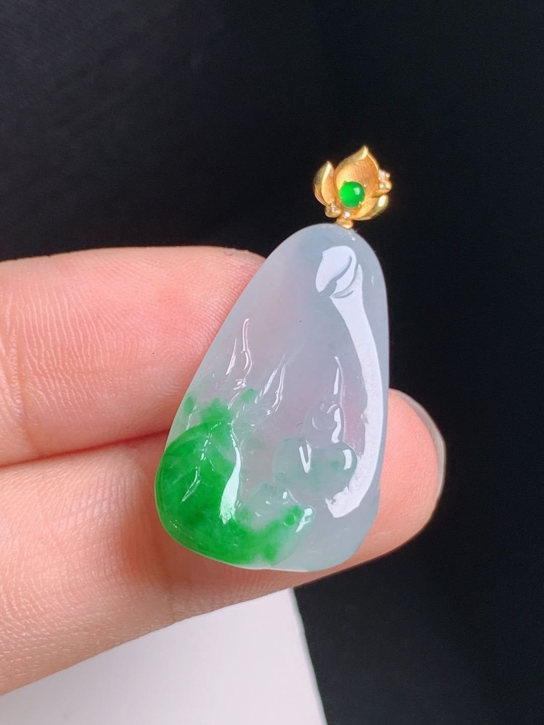 冰飘阳绿悟道吊坠，翠色灵动，意境悠然，线条流畅，静心纳福，裸石27.5-16-7.634.5，530819