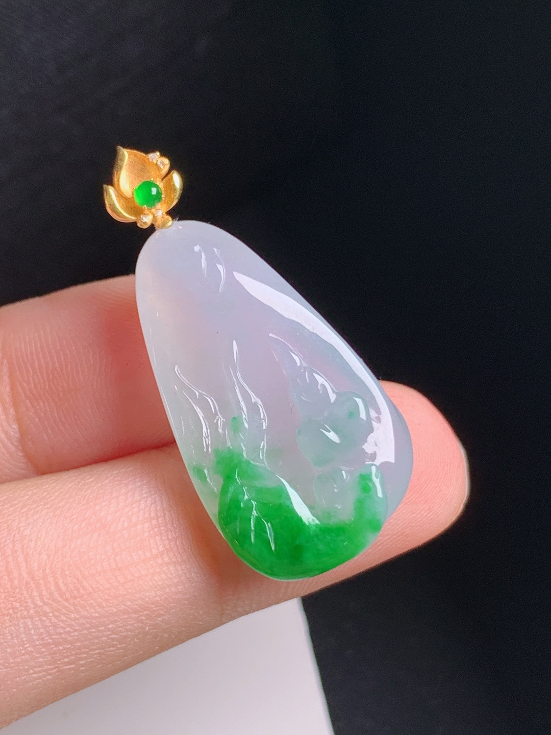 冰飘阳绿悟道吊坠，翠色灵动，意境悠然，线条流畅，静心纳福，裸石27.5-16-7.634.5，530