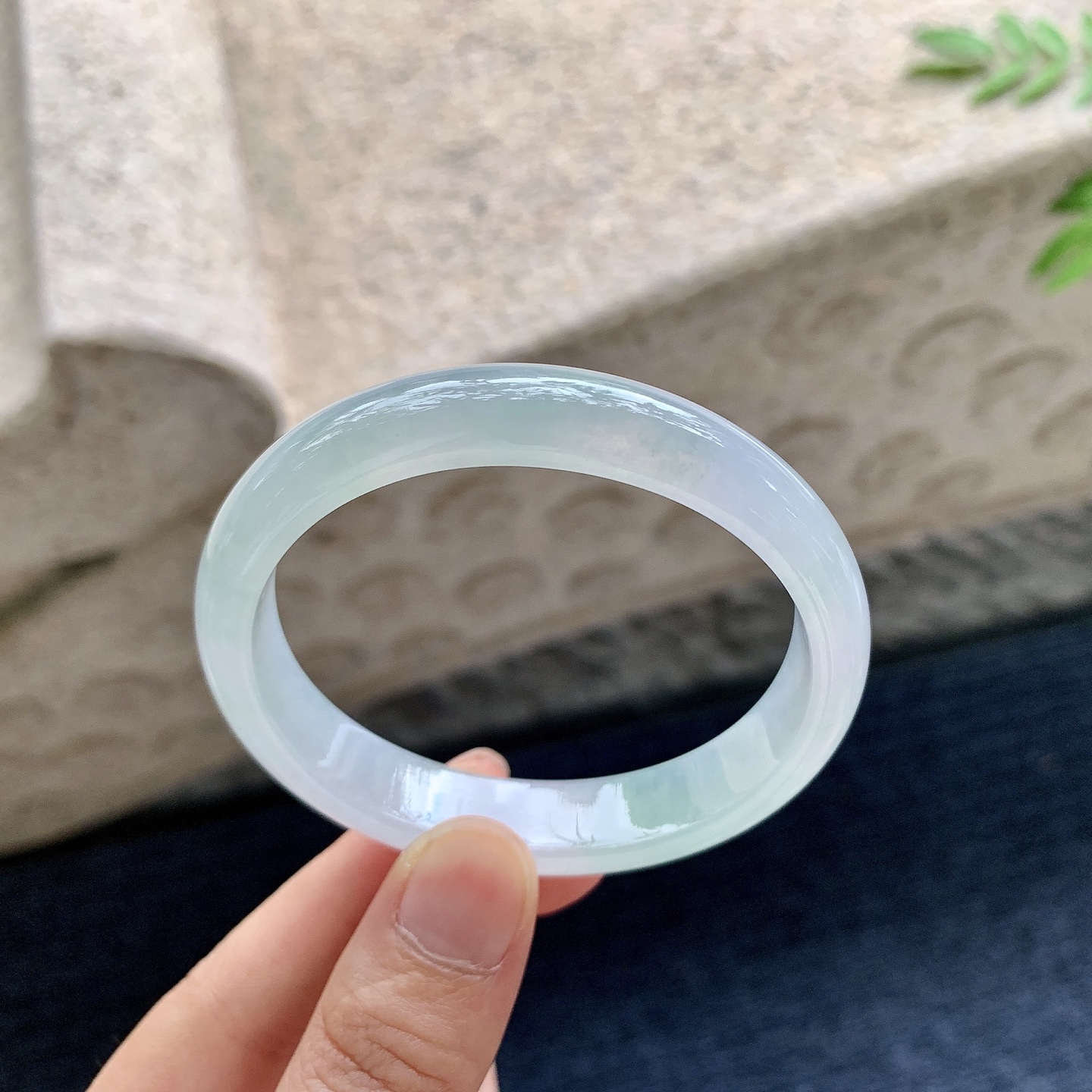 糯冰淡春彩，水润，种老，细腻，打灯有棉线