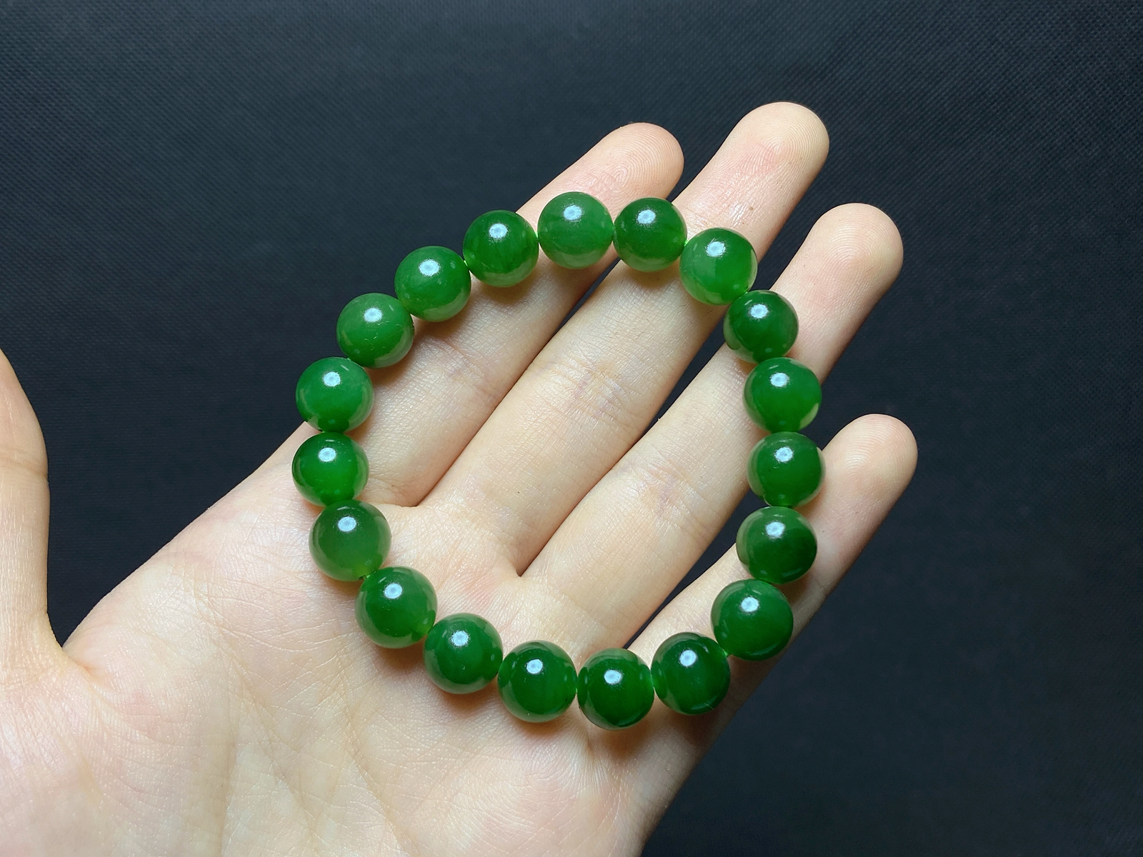 老坑和田玉碧玉手链10，尺寸10，美好寓意 珠圆玉润掌上明珠，配戴美丽动人 玉质细腻油润无裂无杂魅力