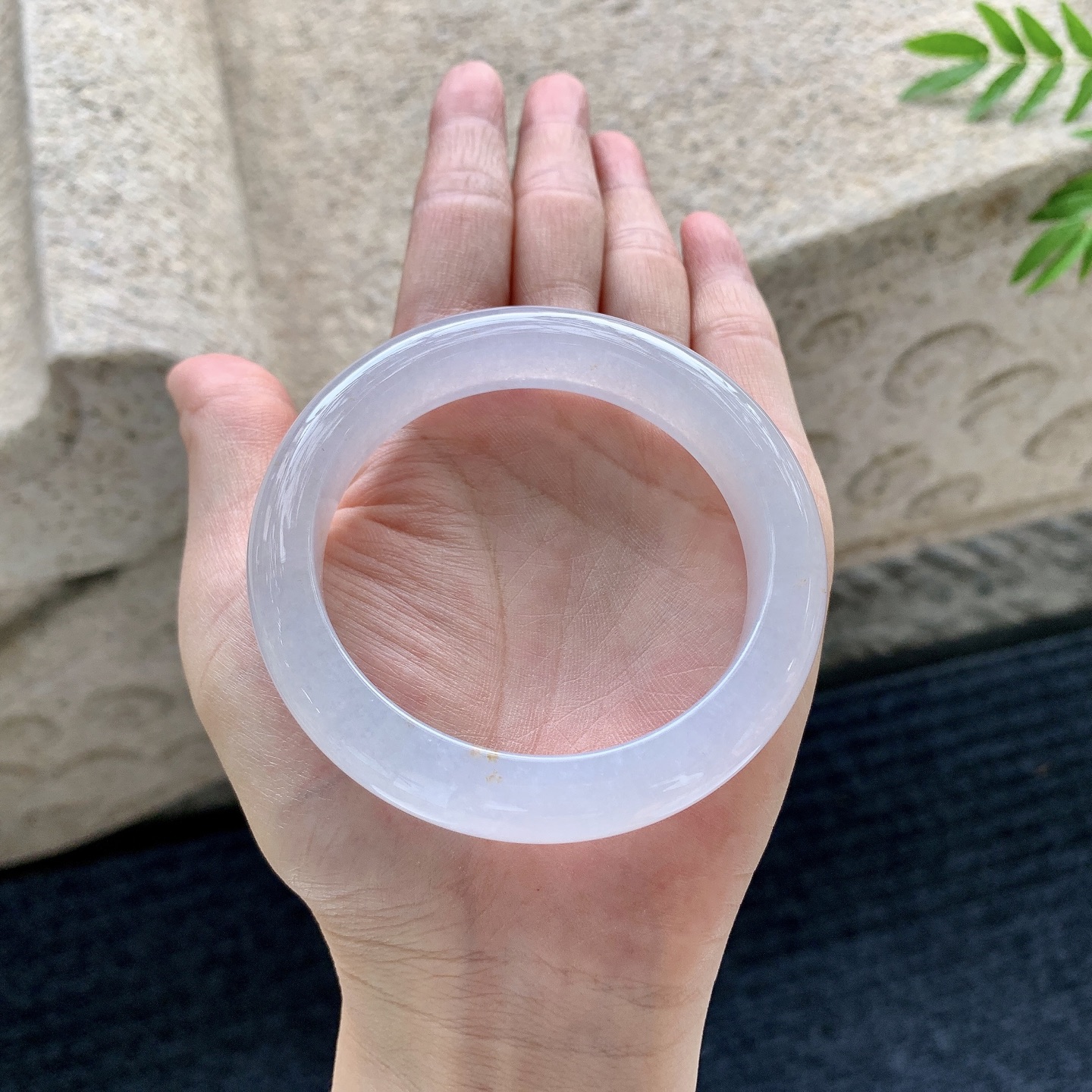 正圈55 56,圈口56/12/8,编码W6082234,描述冰糯粉紫底，水润，种老，细腻，无裂