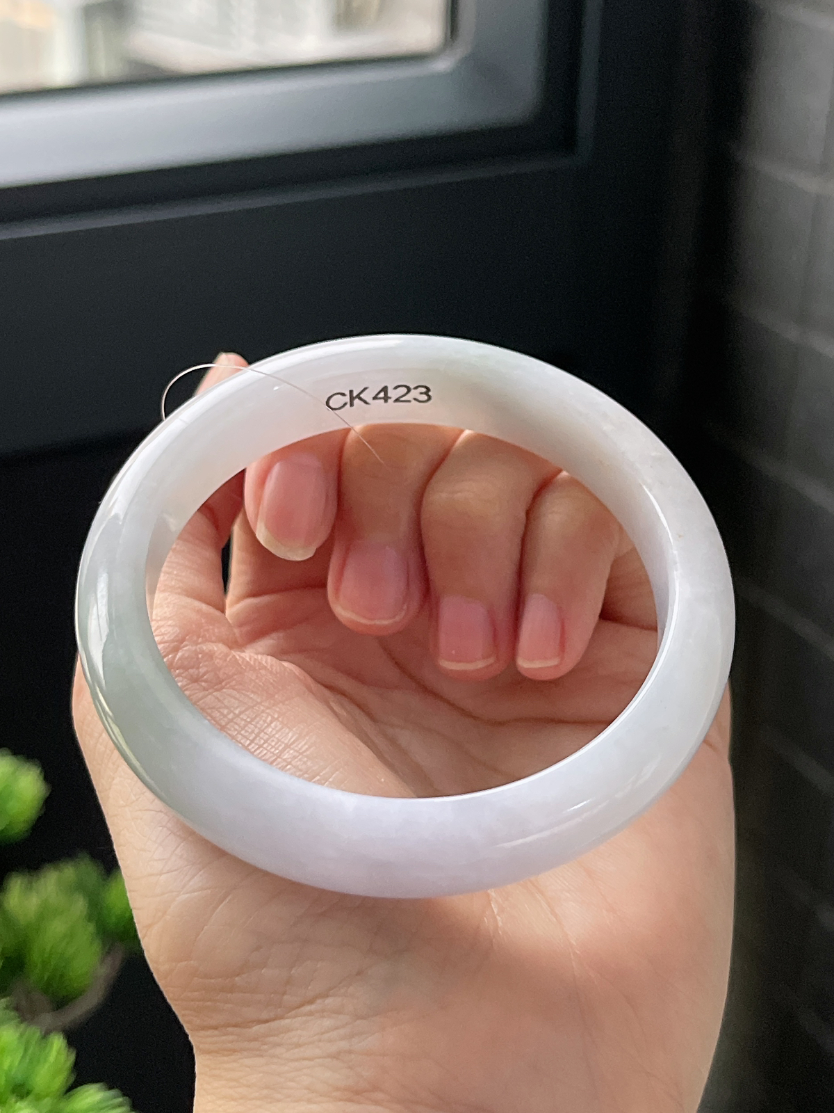 正圈57.8圈口，翡翠糯化种淡紫手镯