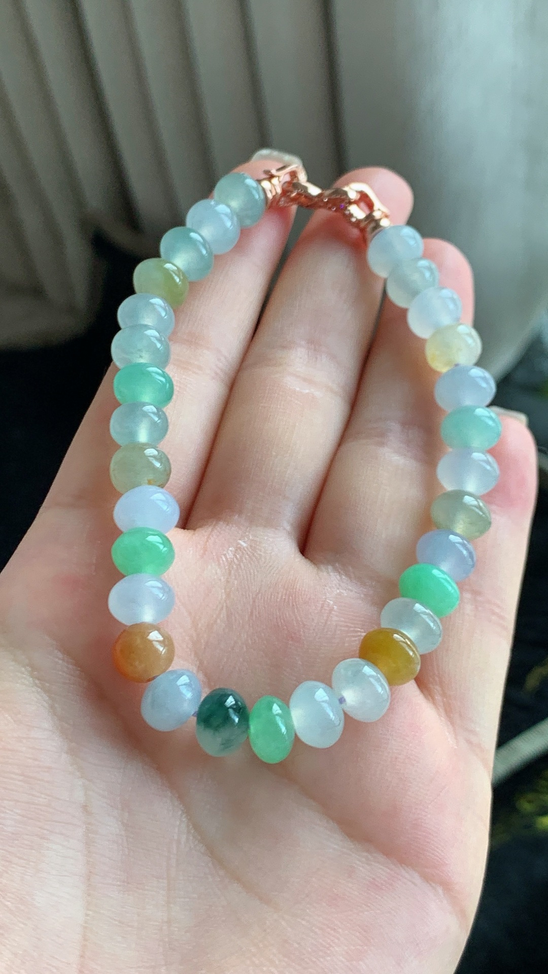 天然翡翠，多彩冰细腻手串，尺寸8.3 li820