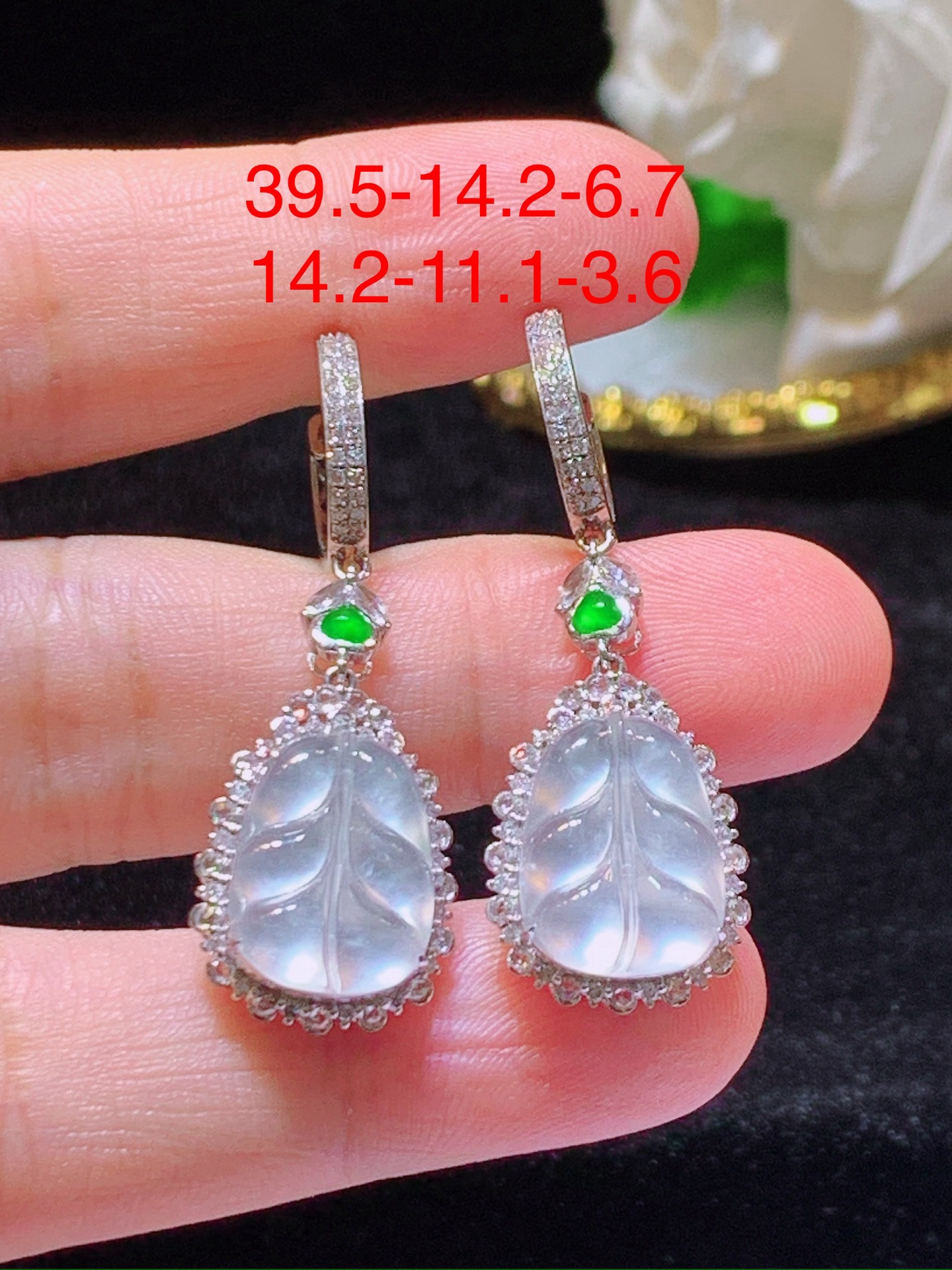 翡翠A货 冰种叶子耳环,18k金镶嵌，冰润细腻，佩戴效果出众，39.5-14.2-6.7