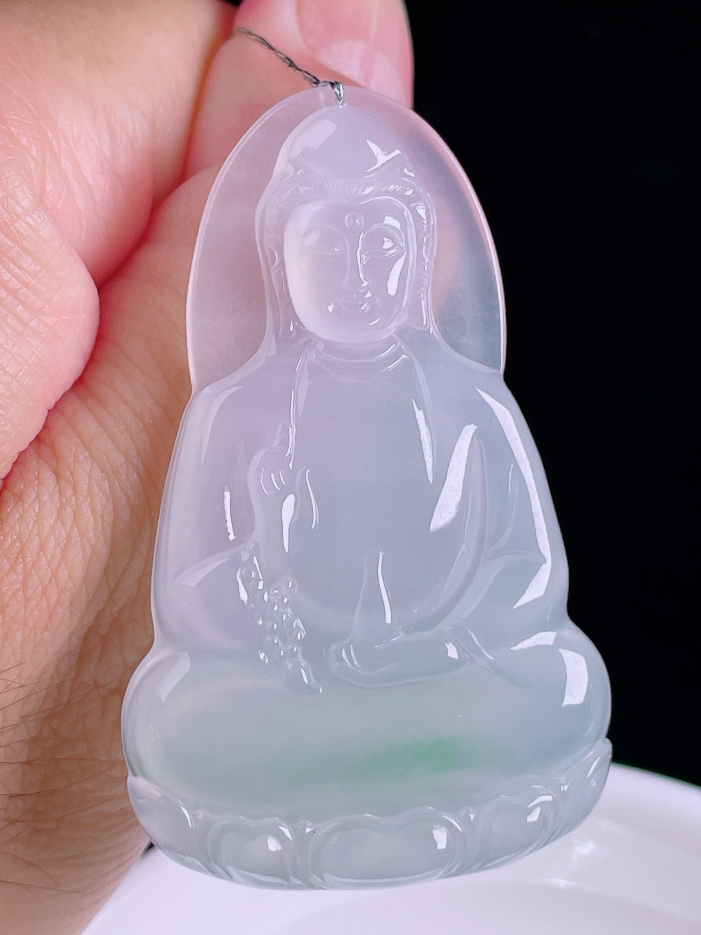 白冰素衣观音，老种起光，细底通透，尺寸：55.5/34.5/6mm0821