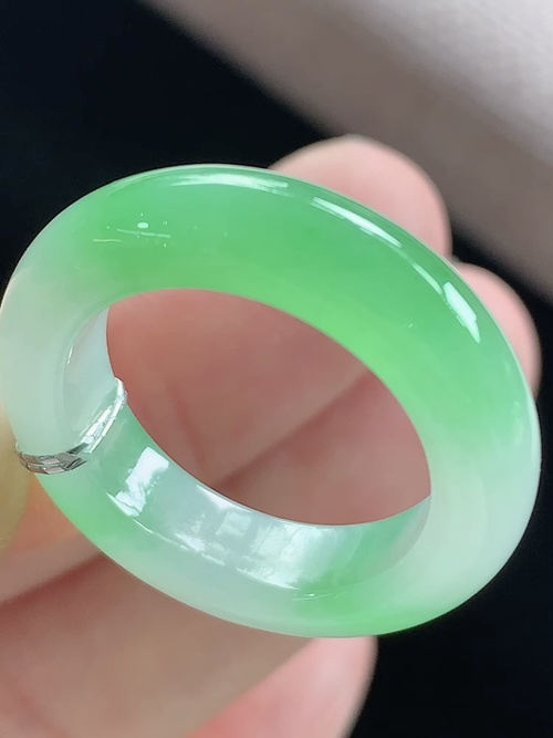 冰飘绿戒指，无裂，内径尺寸17.2-5.8-3.8mm，14号手寸，D21xyg8