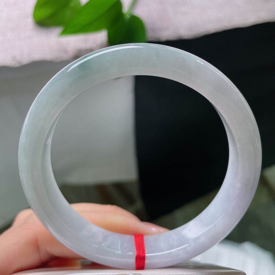 56.3/11.4/8.8，皮纹，紫底正圈，休闲穿搭都很适配，不挑肤色，衬得气质温柔恬静。ss575