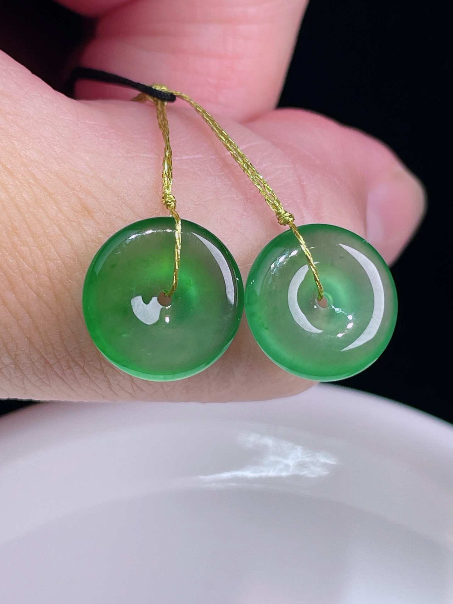 冰绿耳坠，老种起光，细底通透，尺寸：12.7/3.2mm0821