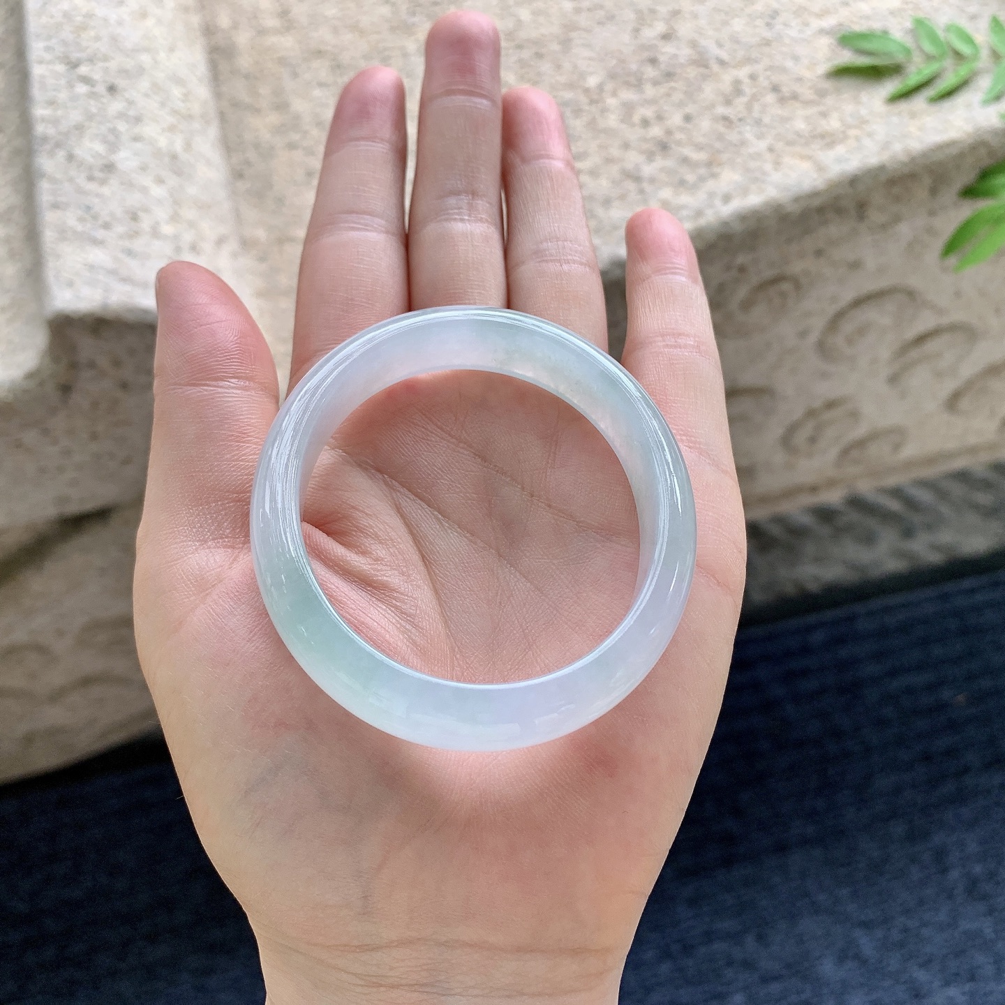 糯冰淡春彩，水润，种老，细腻，打灯有棉线