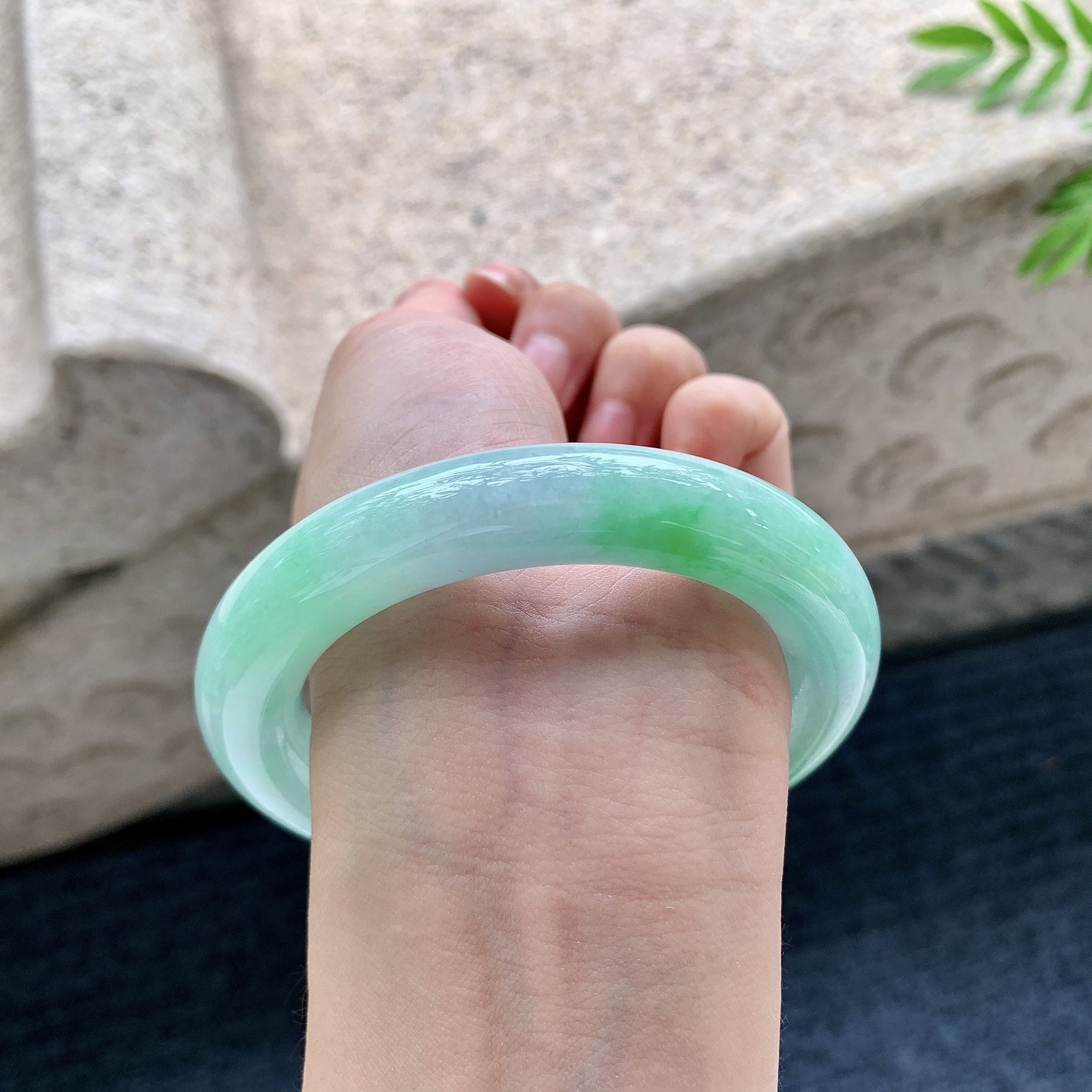 圆条55 56，糯冰飘绿，润，种老，细腻，无裂，编码T1082207
