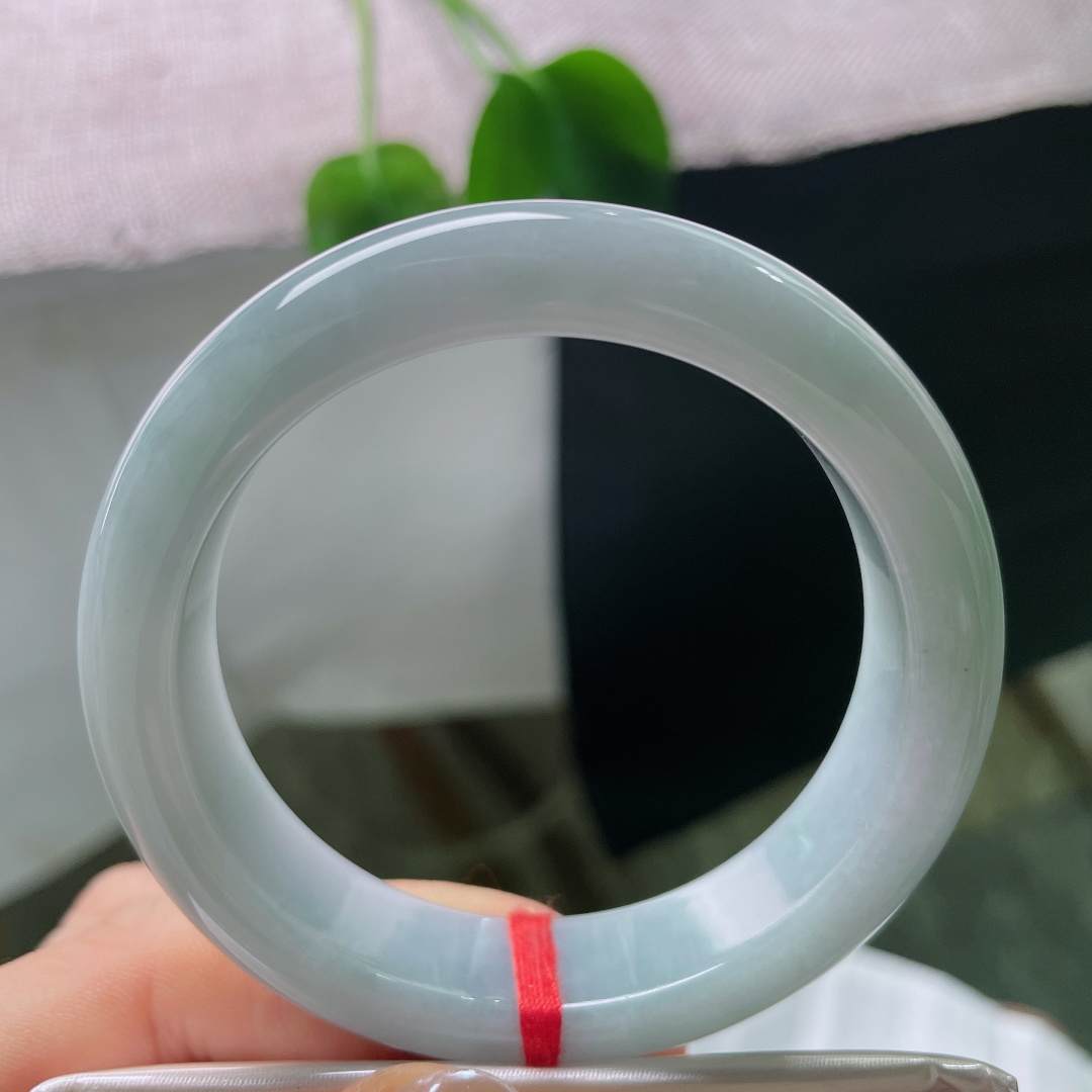 52.7/13/8.5，蓝底正圈，一点皮纹，适配各种穿搭，日常上班、出门休闲佩戴都合适，不挑场景。s