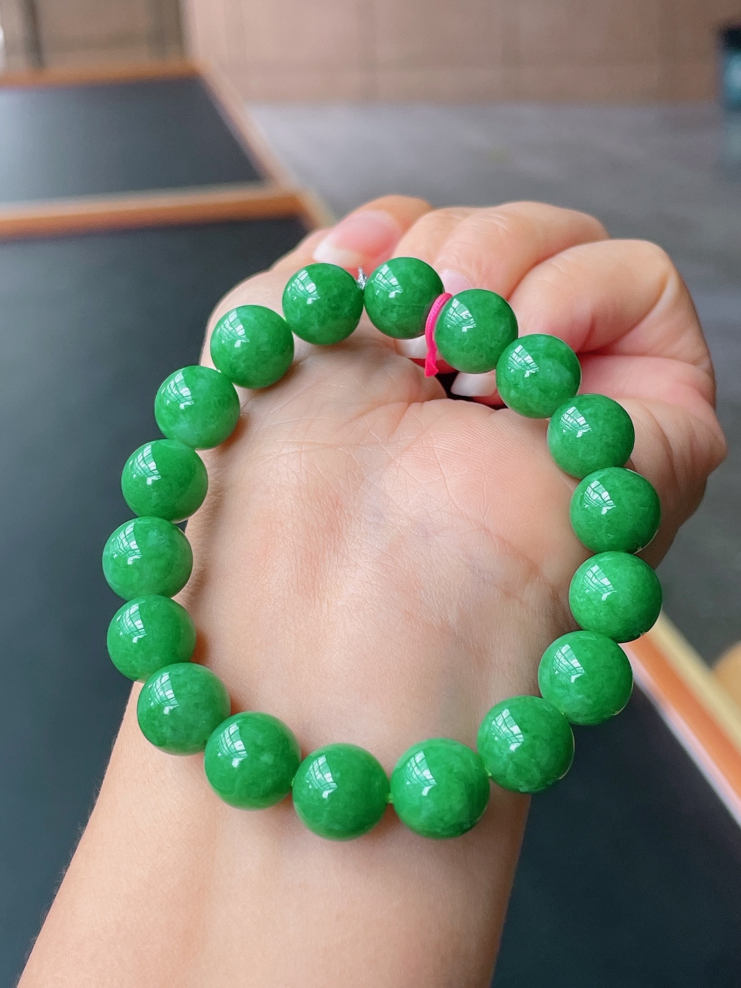 ️ 满绿手串 色艳色浓，珠圆玉润 尺寸：10.8