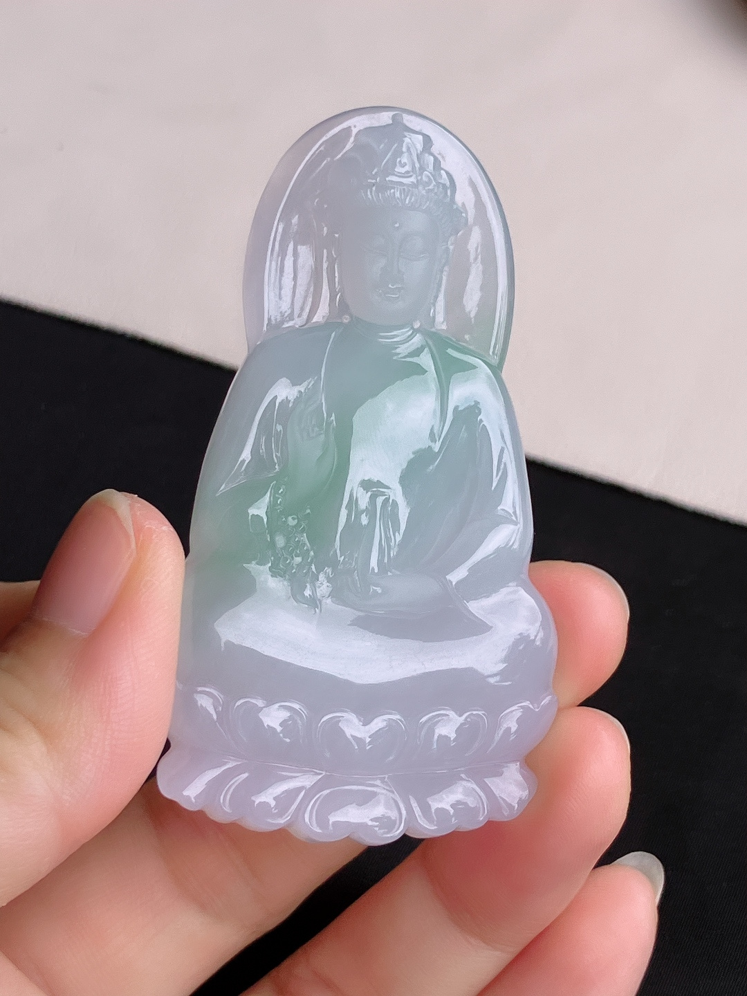 冰飘花素衣观音，晶莹剔透，尺寸69.5/39.6/6.8/自然光实拍
