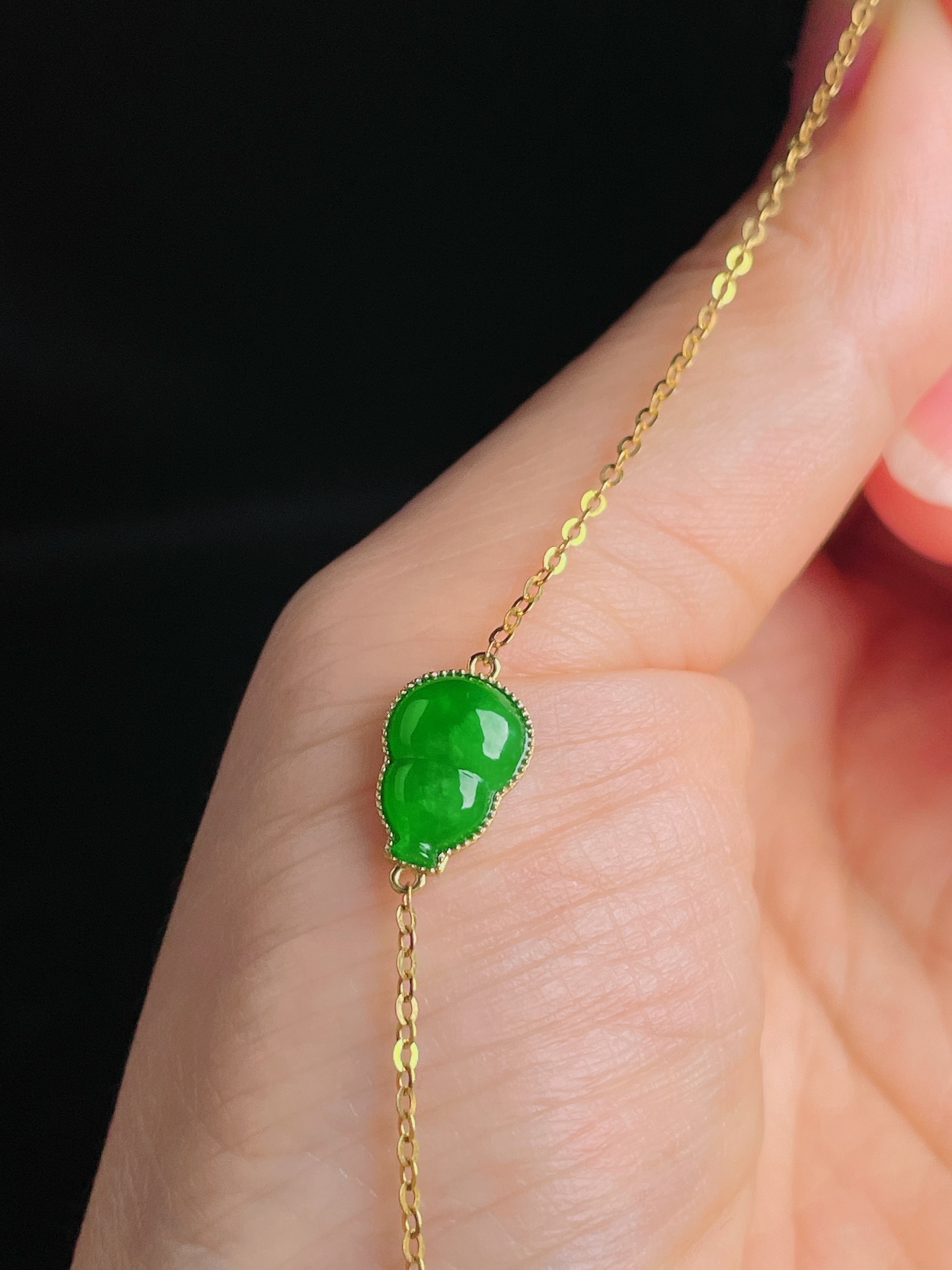辣绿葫芦手链，18k镶嵌，老种起光，细底通透，尺寸：裸石11.3/8/3mm0822