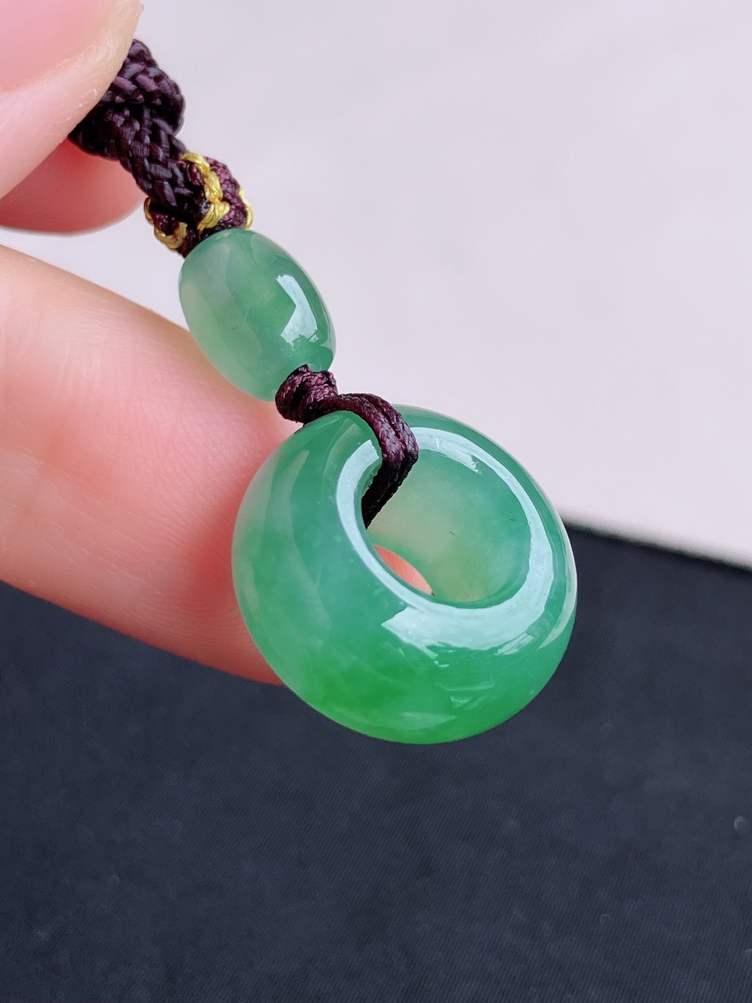 底色平安环，简约时尚，尺寸17.3/8.8/自然光实拍