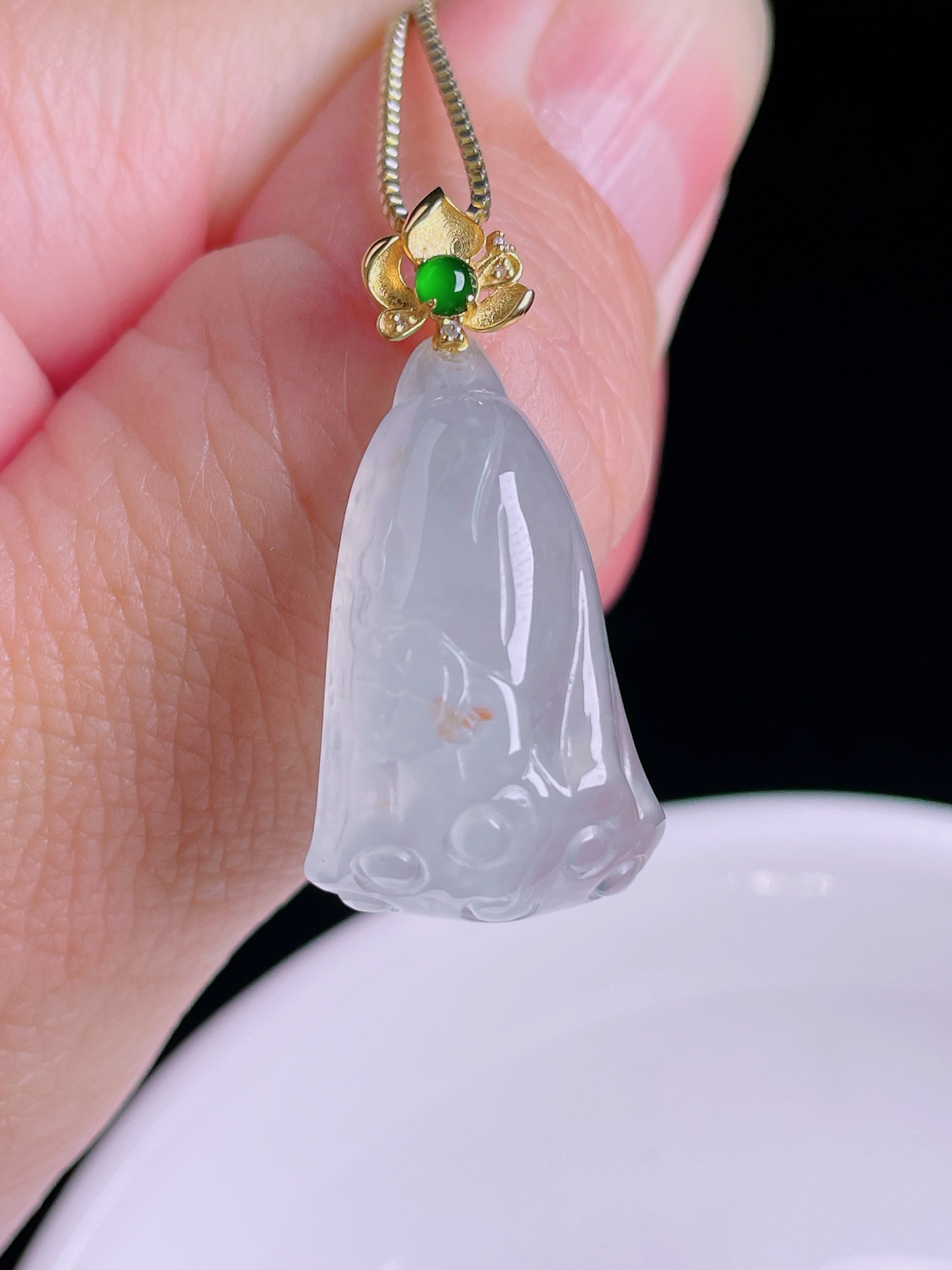 莲藕，18k镶嵌，老种起光，细底通透，尺寸：30裸石24/15/8mm0822
