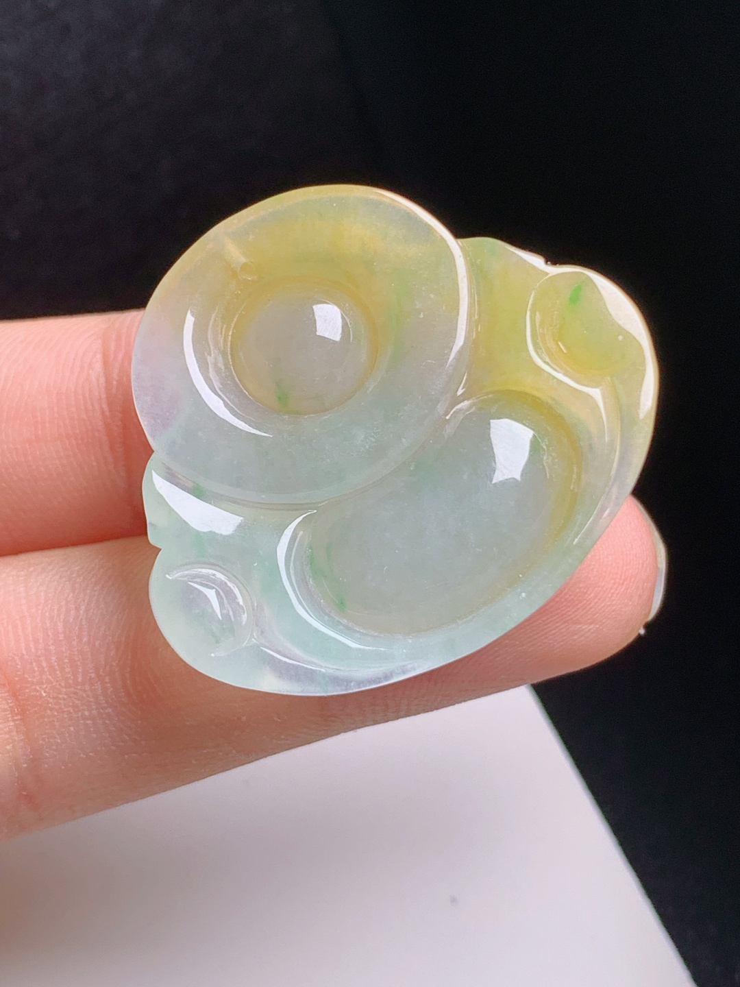 黄翡佛公，色泽柔和，肚型饱满，笑口纳福