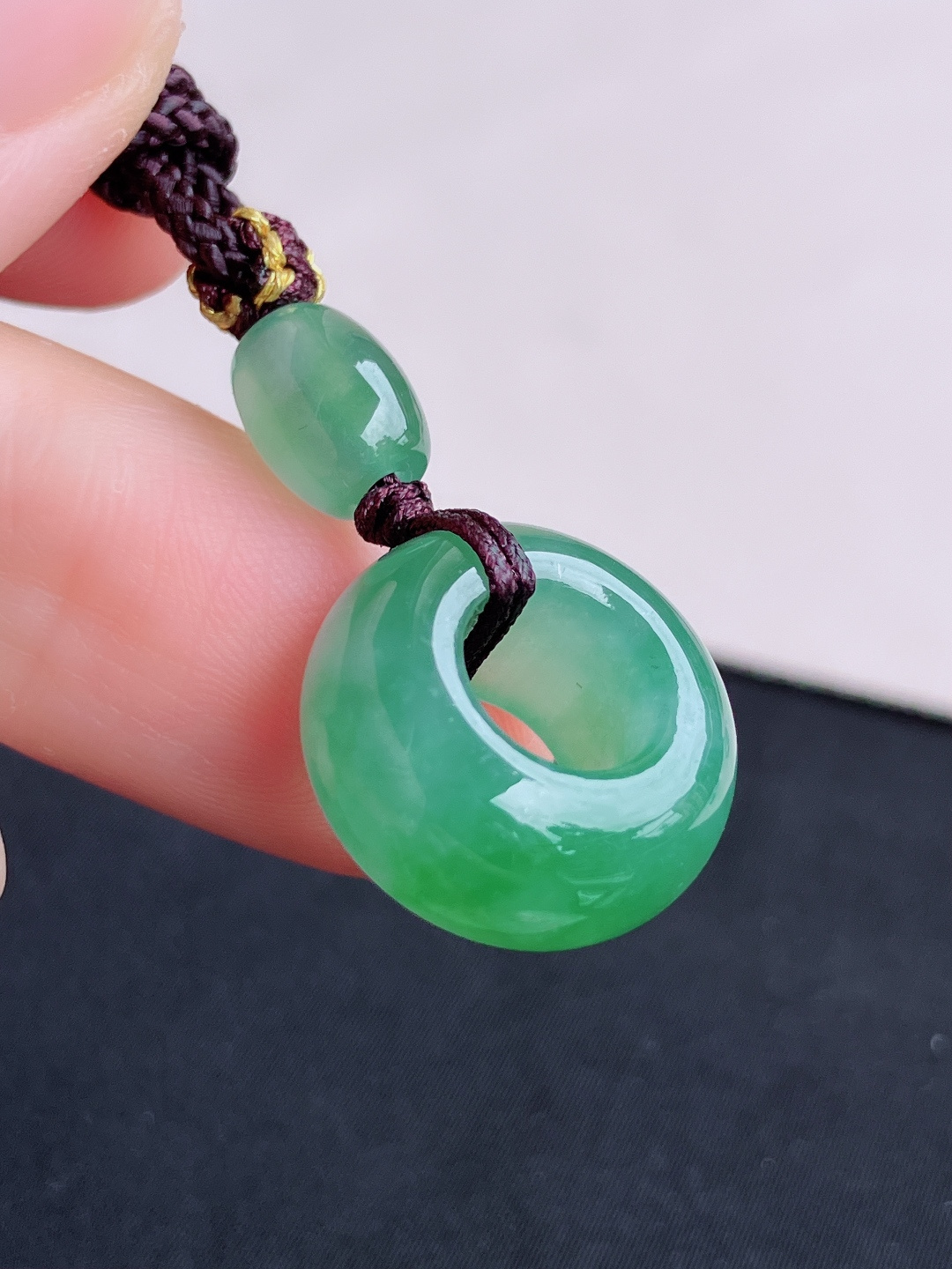 底色平安环，简约时尚，尺寸17.3/8.8/自然光实拍