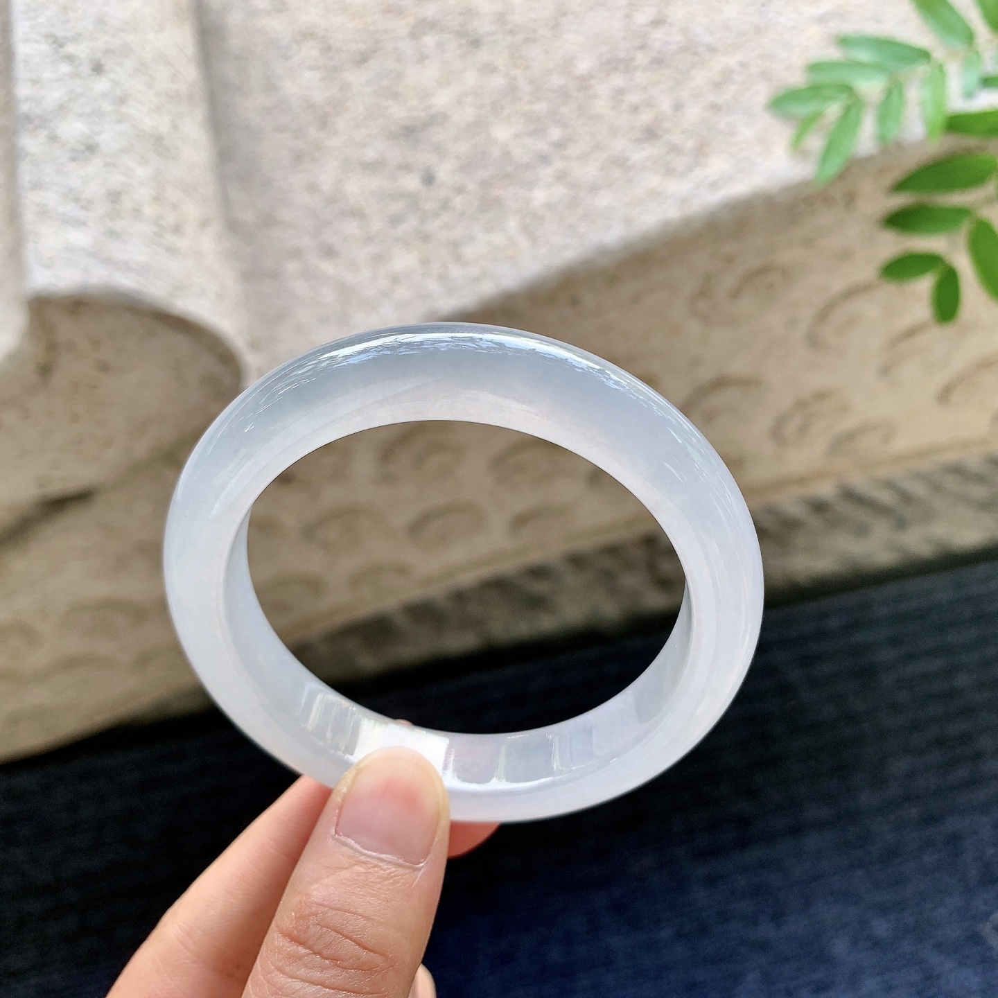正圈55 56,圈口56/11.8/8.9,编码DZ082370,冰糯紫底，清透，水润，种老，细腻，打灯有絮线