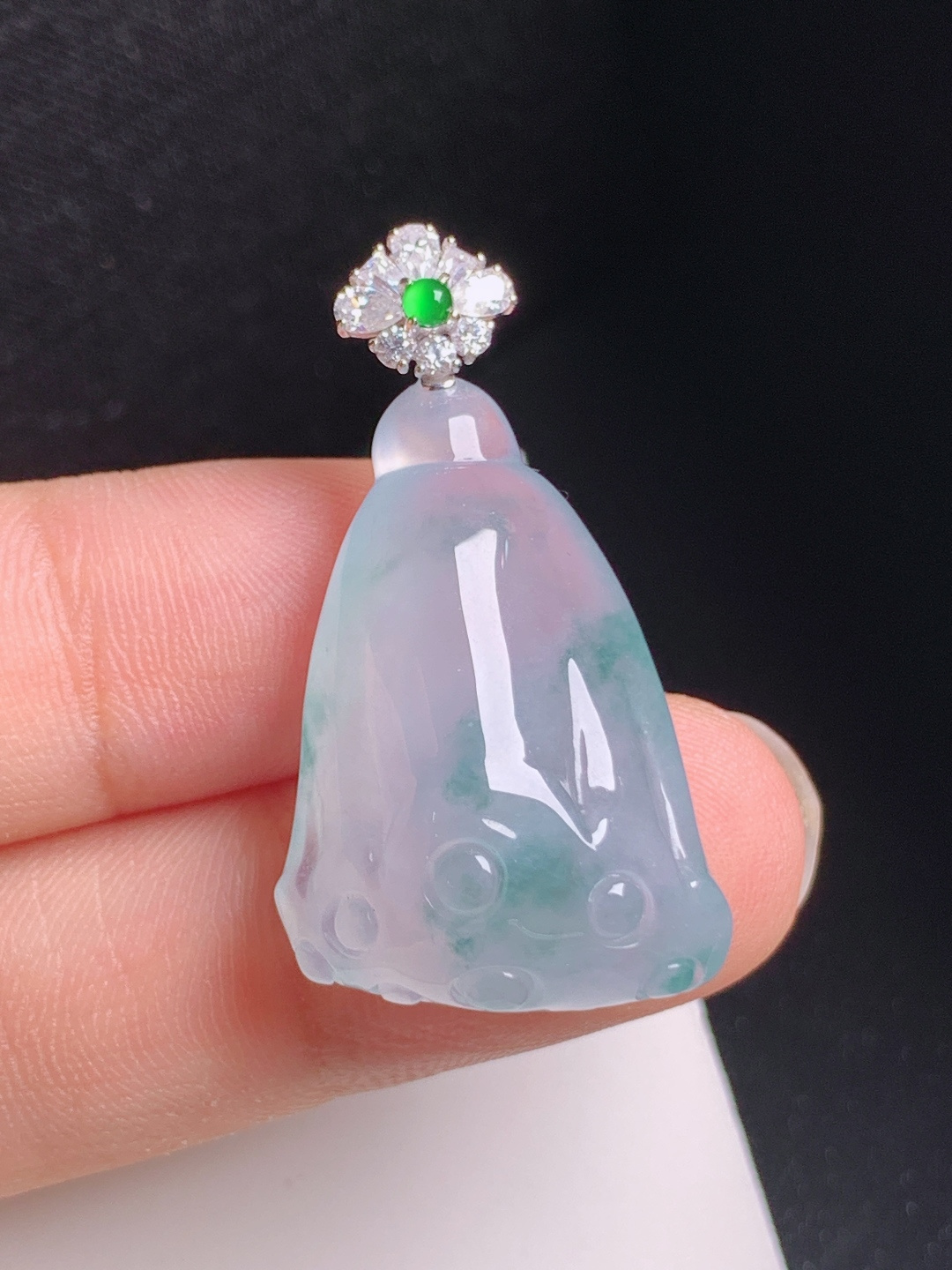 冰种飘花莲蓬吊坠，飘花灵动，胶感十足，清雅温婉，530819