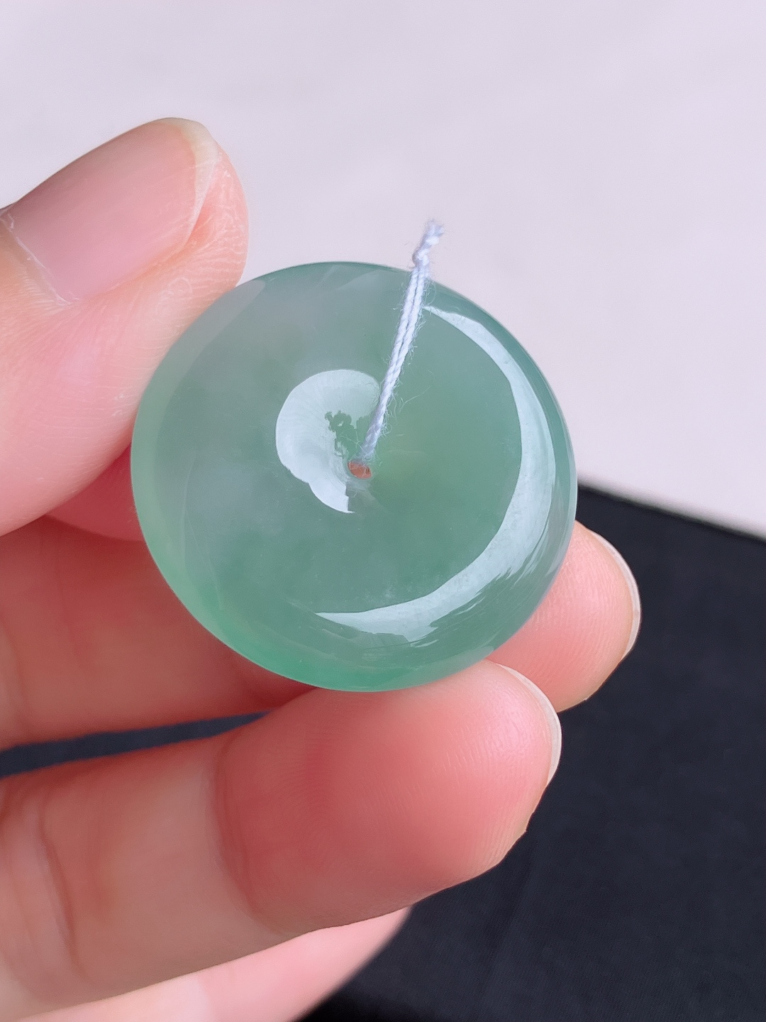 底色平安扣，晶莹剔透，尺寸26.6/5.8/自然光实拍