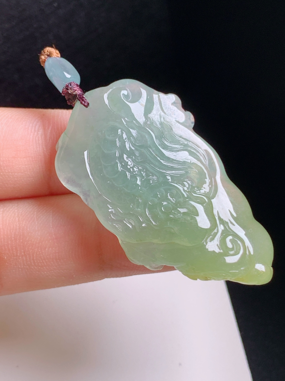 冰黄翡龙牌，种水通透，雕工立体，威武大气