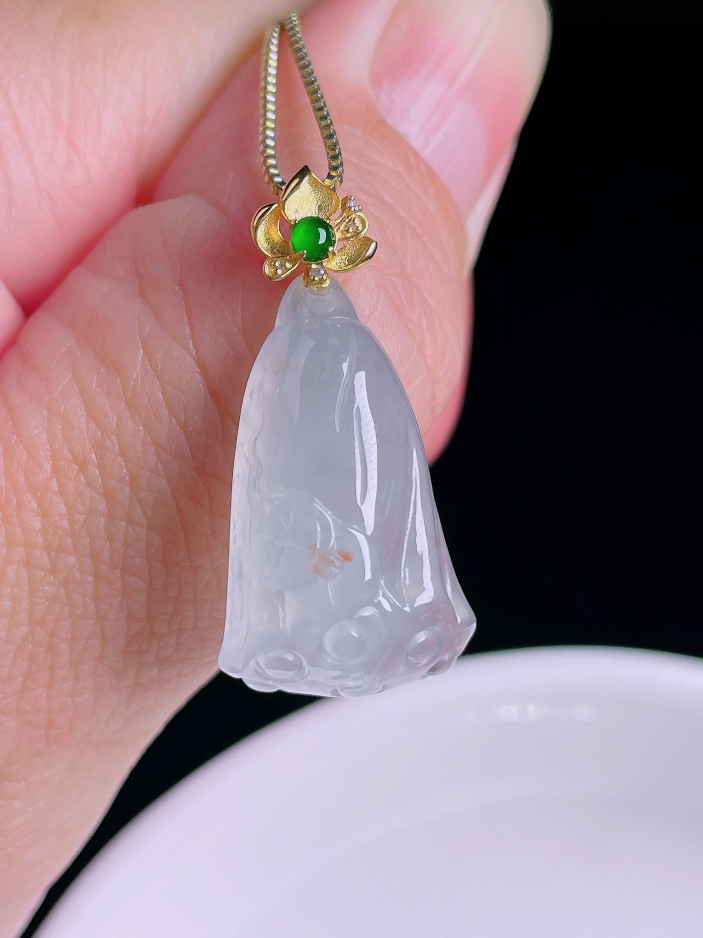 莲藕，18k镶嵌，老种起光，细底通透，尺寸：30裸石24/15/8mm0822