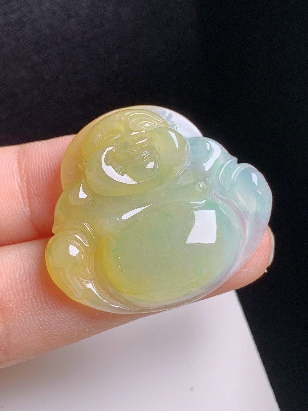 黄翡佛公，色泽柔和，肚型饱满，笑口纳福