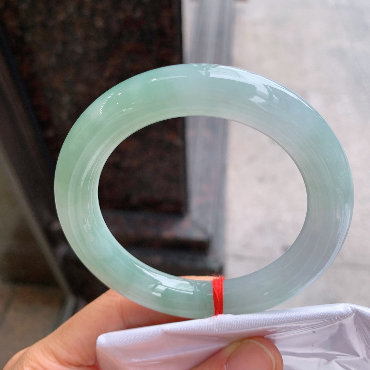 圆条飘绿 无裂 尺寸：56/11.3/11 细腻