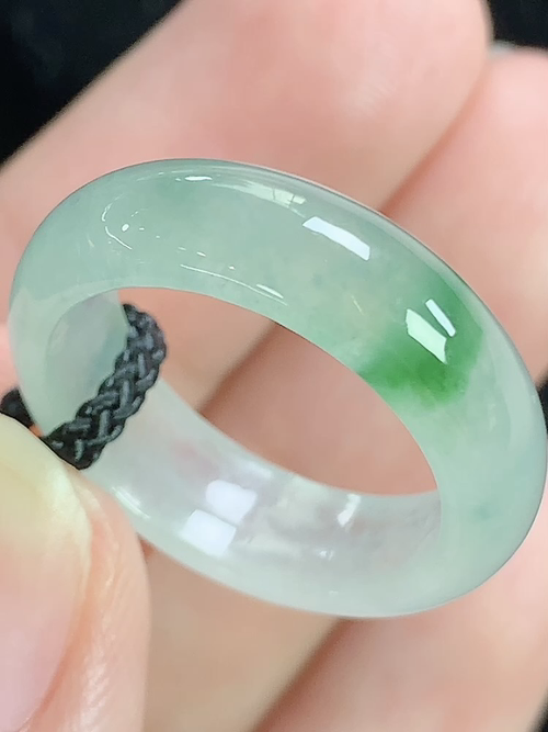 冰飘绿戒指，无裂，内径尺寸17.1-6.2-2.8mm，14号手寸，D22zwy