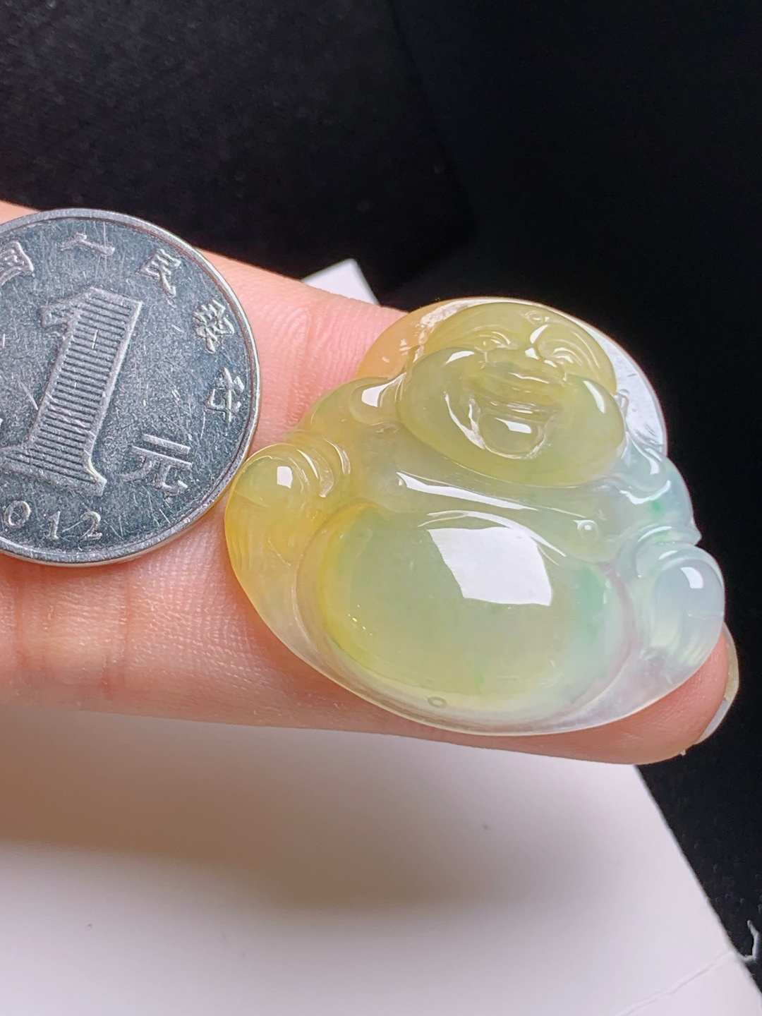黄翡佛公，色泽柔和，肚型饱满，笑口纳福