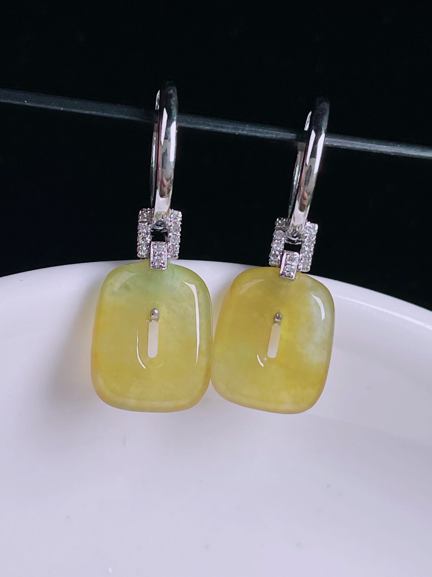 冰黄耳坠，18k镶嵌，老种起光，细底通透，尺寸：25.6裸石12/9.6/3mm0822