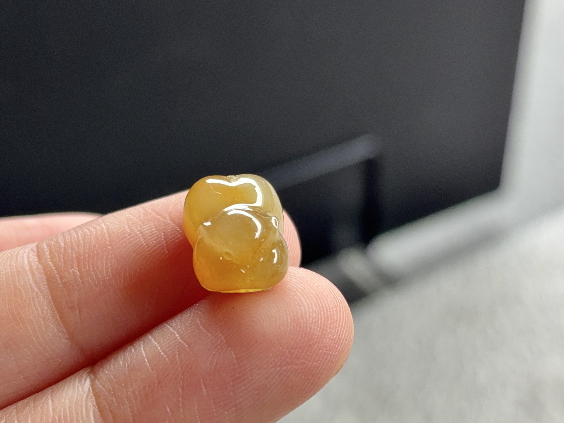 翡翠小猪，尺寸11.4×8.7×6