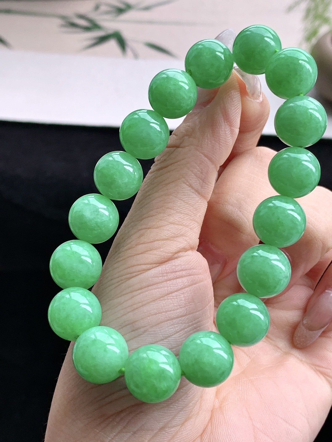 珠子糯冰阳绿手串圆珠子手串,性比高,尺寸12mm,重量53.8克