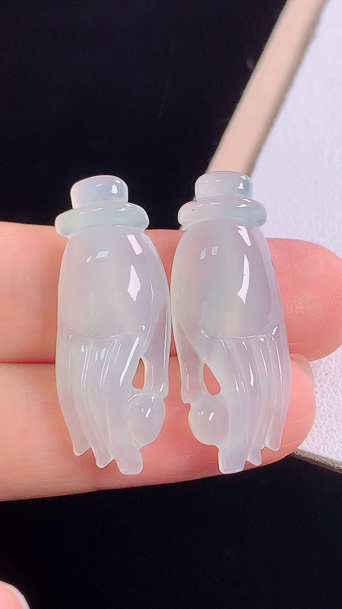 ️冰种掌上明珠，无裂，尺寸:30.1-11.2-5.1mm 19