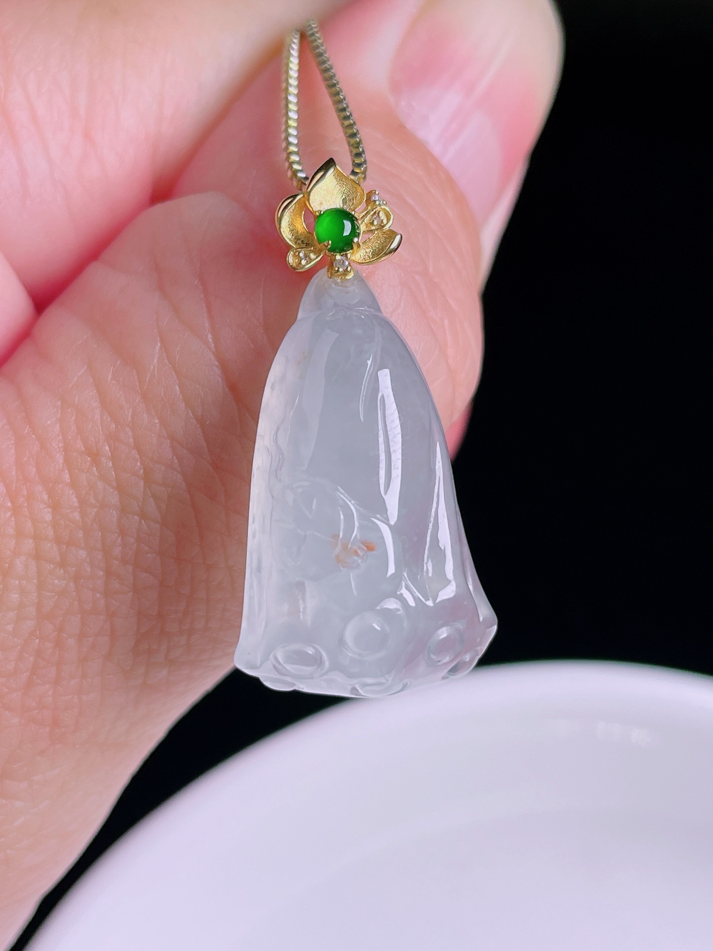 莲藕，18k镶嵌，老种起光，细底通透，尺寸：30裸石24/15/8mm0822