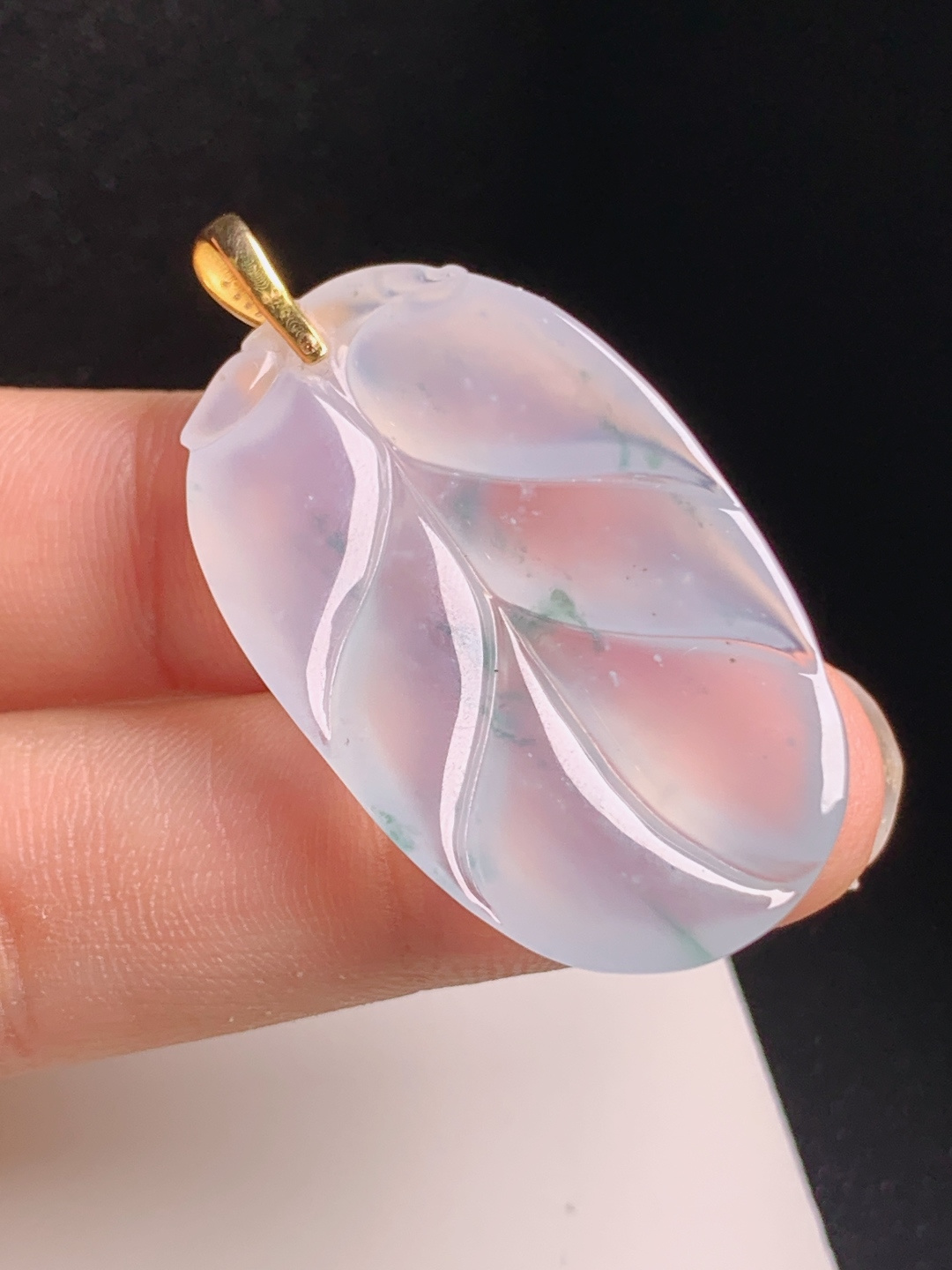 冰种飘花树叶吊坠，种水清透，俏色灵动，多子多福